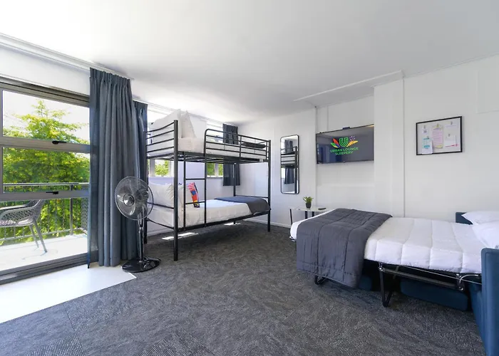 Urban Lounge Sleepery, Surestay Collection By Bw 4*